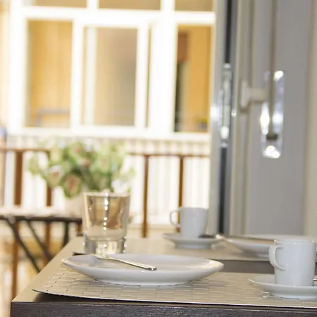 レジデンツァ フレグレア アパートホテル ナポリ